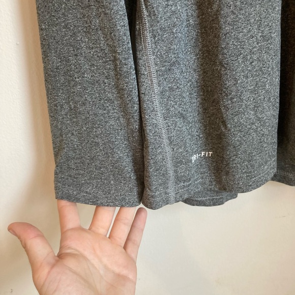 Nike Womens Long Sleeve Gray Top XLarge - Picture 3 of 7
